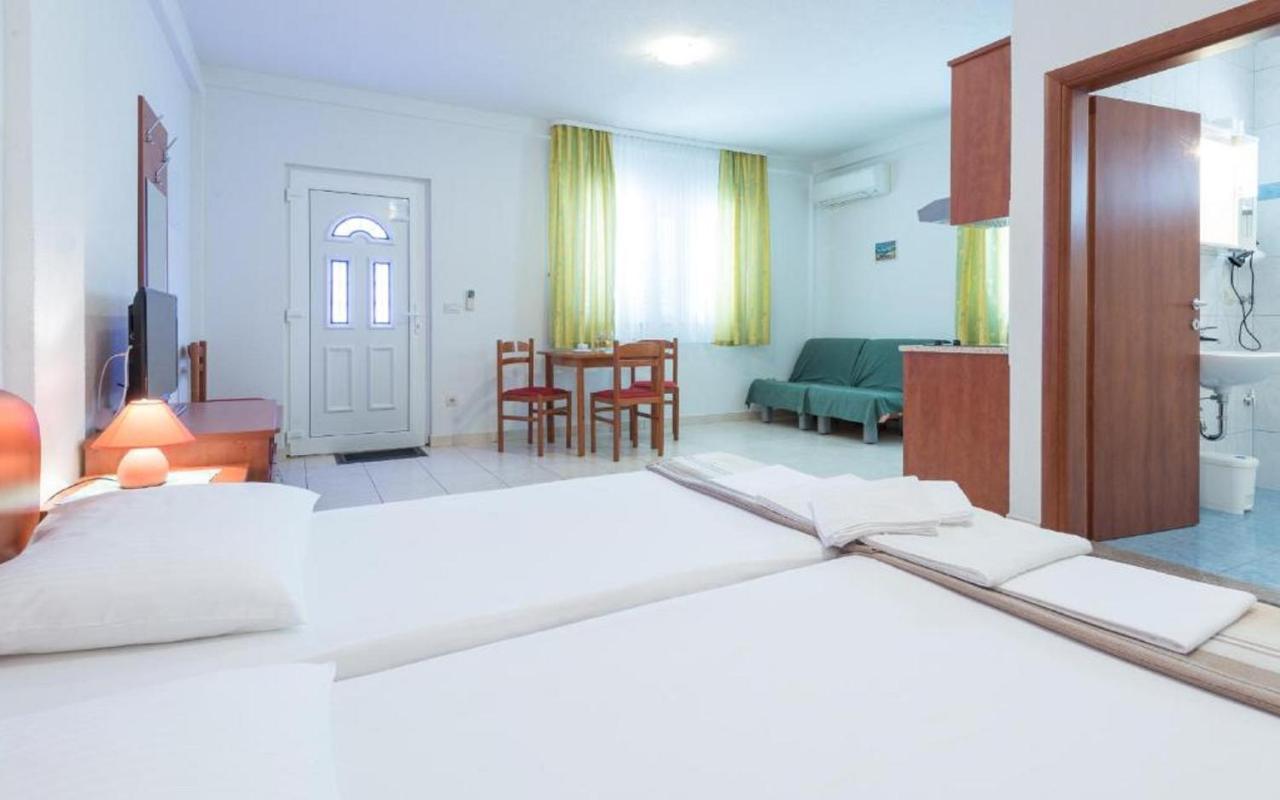 Borna Apartment *